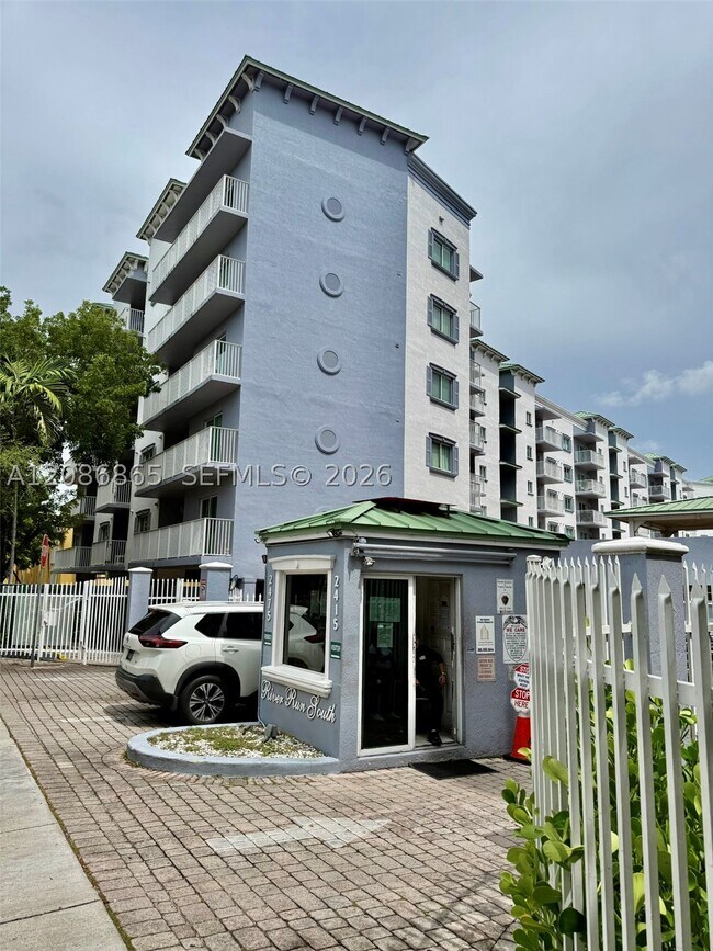 Building Photo - 2475 NW 16th St Rd