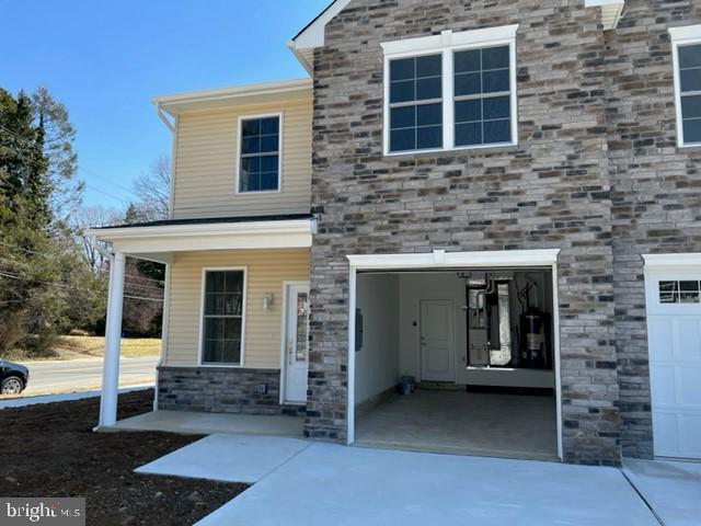 Building Photo - 13499 Damar Dr