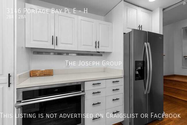 Building Photo - One of a kind 2 bed/1.75 bath houseboat ov...