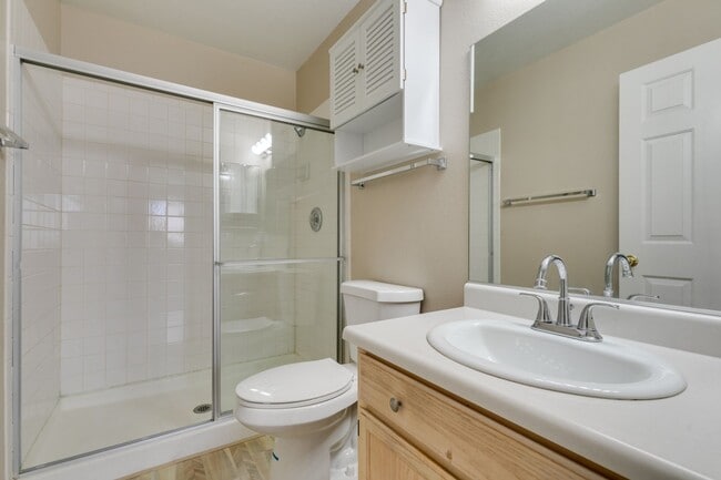 Building Photo - Stylish 2-Bedroom Townhome in Green Valley with Modern Upgrades & Prime Location!