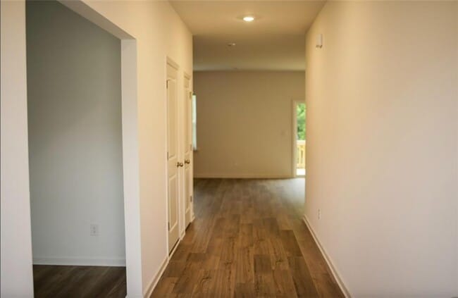 Building Photo - 245 Red Dragon Dr