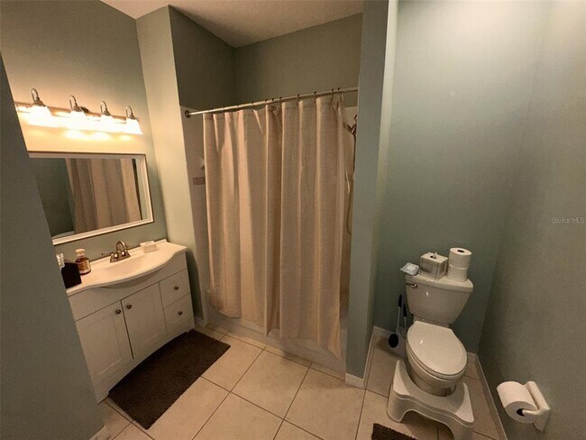 Building Photo - 901 Waterside Ln