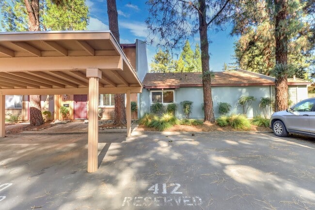 Building Photo - North Davis Condo-Available