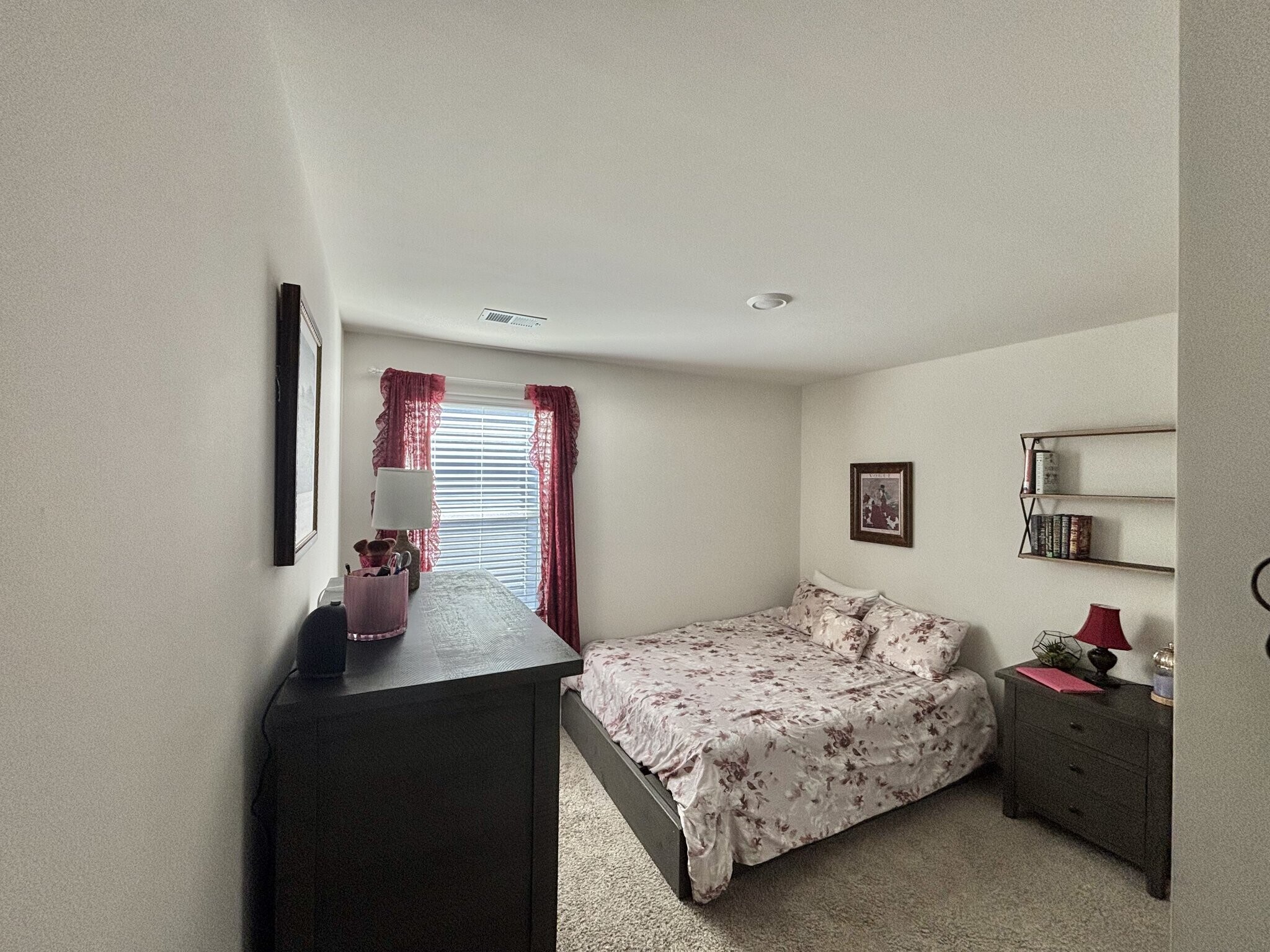 Building Photo - 702 Whitebark Dr