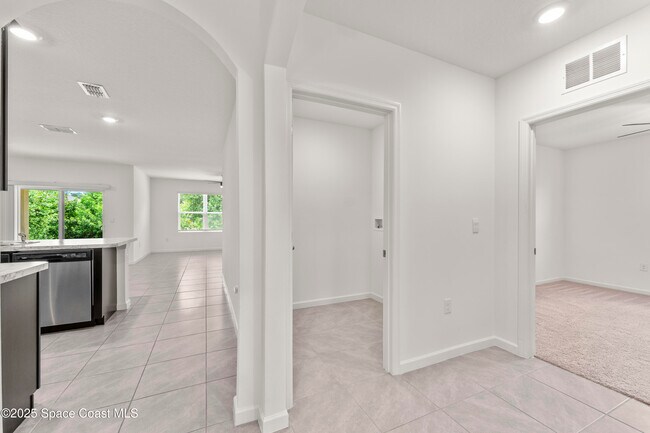 Building Photo - 1085 Cranberry Rd SE