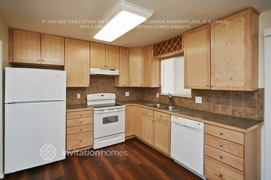Building Photo - 13511 Sheridan Boulevard
