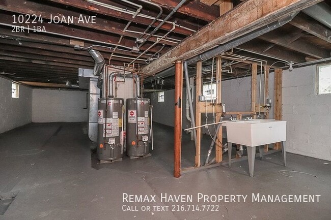 Building Photo - 10224 Joan Ave UP, Cleveland - Spacious 2 ...