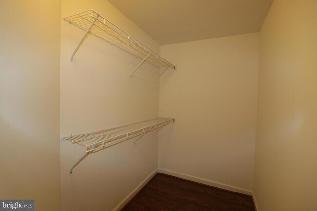 Building Photo - 3301 Sir Thomas Dr