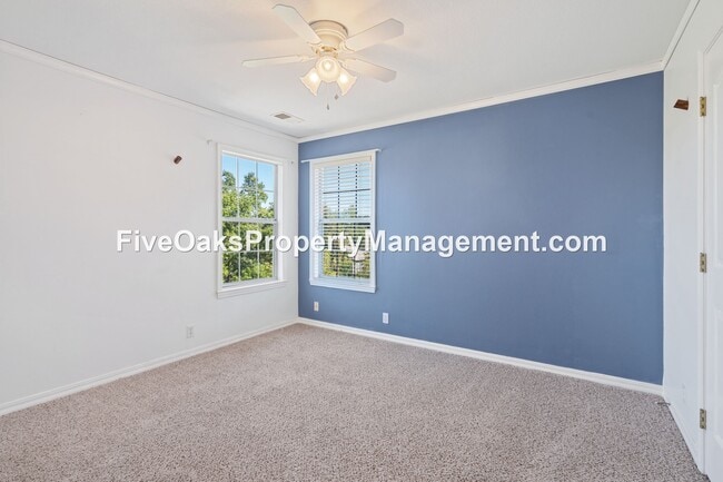 Building Photo - 2025 Moonstone Cir