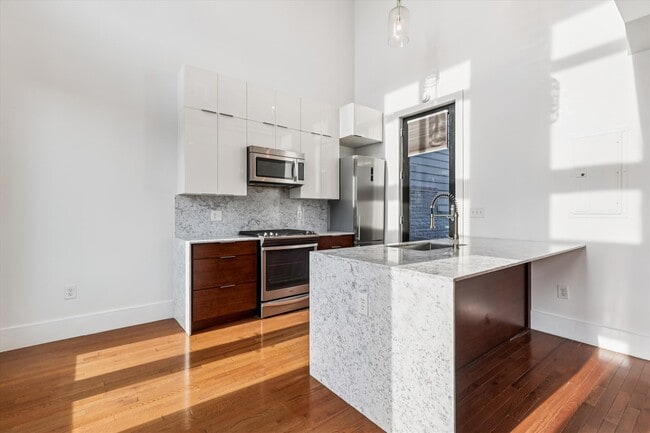 Building Photo - 1469 Harvard St NW