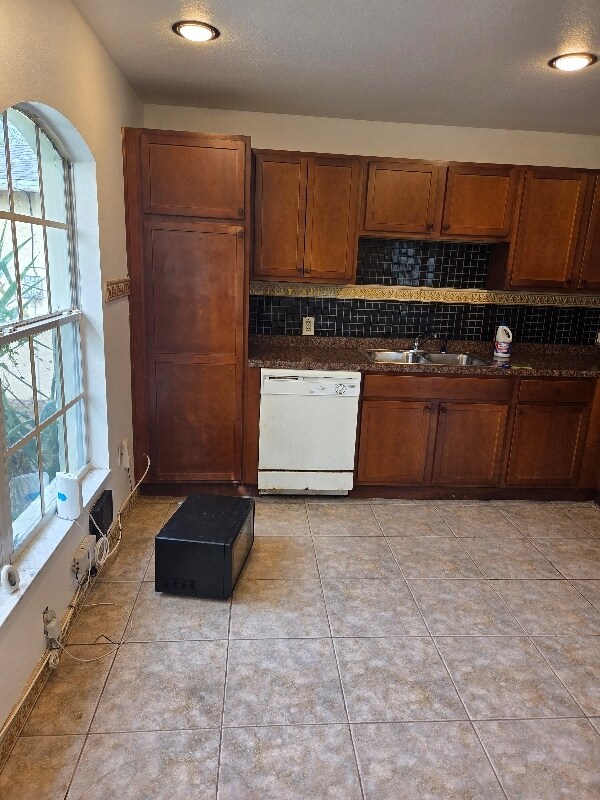 Building Photo - 9713 Commerce St