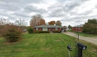 Building Photo - Brick Home For Rent Shelbyville