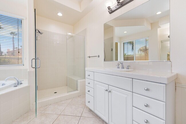 Building Photo - 145 Bellini Way