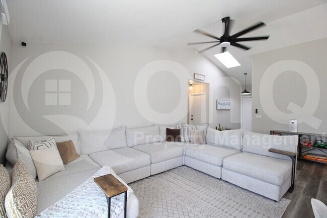 Building Photo - 6335 E Brown Rd