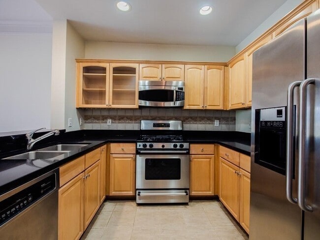 Building Photo - 850 Piedmont Ave NE