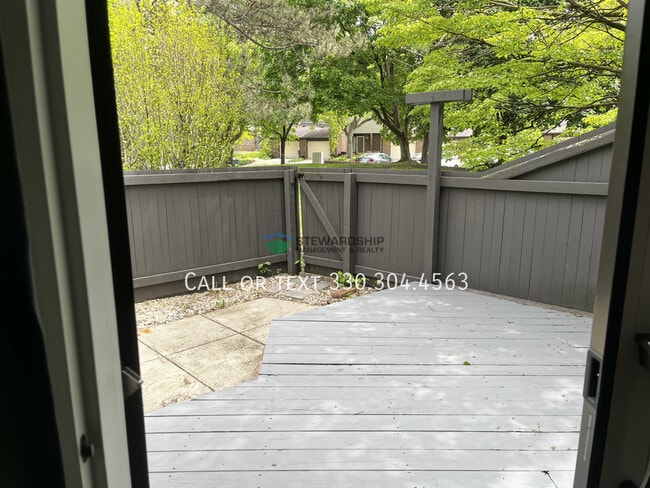 Building Photo - 931 Trimble Dr