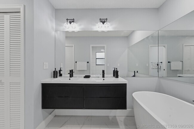 Building Photo - 606 Juniper Pl