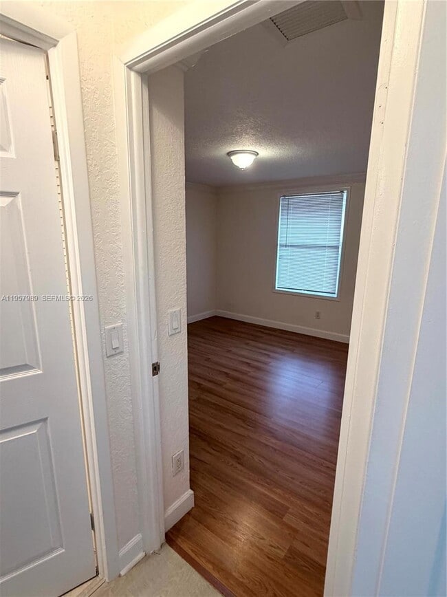 Building Photo - 7160 Southgate Blvd