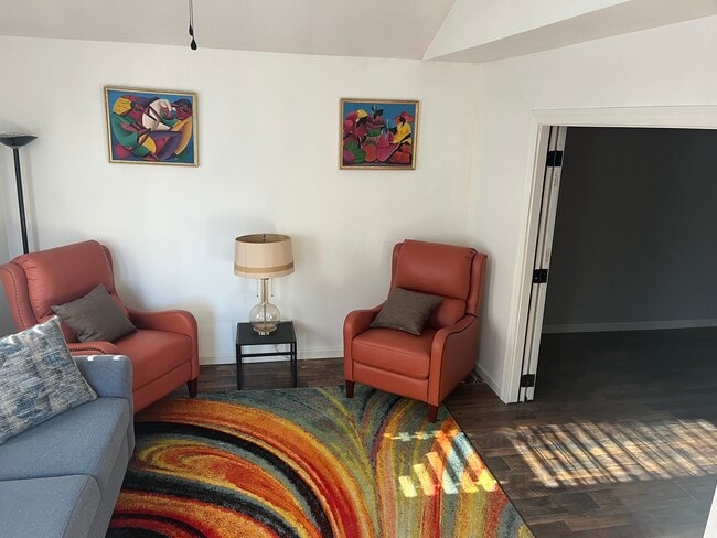 Building Photo - 2005 Locarno Dr