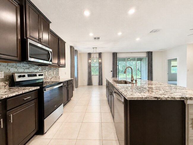 Building Photo - 12544 Shining Willow St