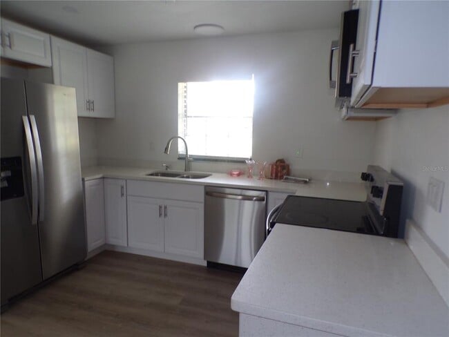 Building Photo - 421 Orchid Dr