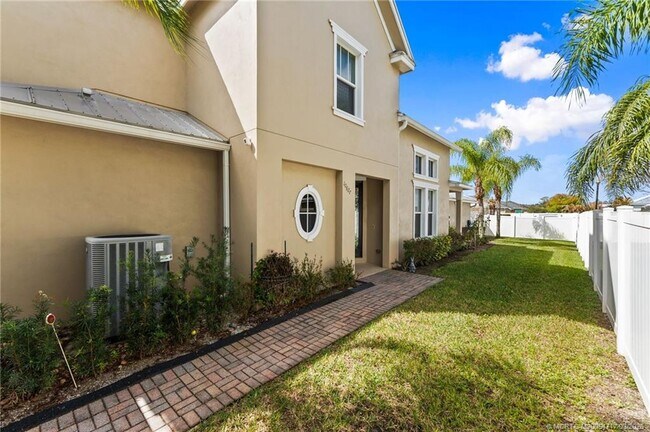 Building Photo - 10627 SW Cam Run