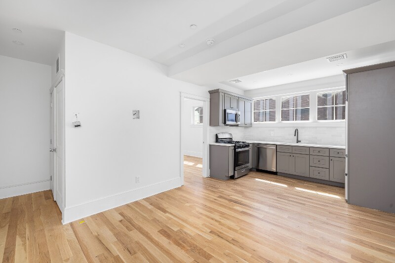 Building Photo - 293 Governor St