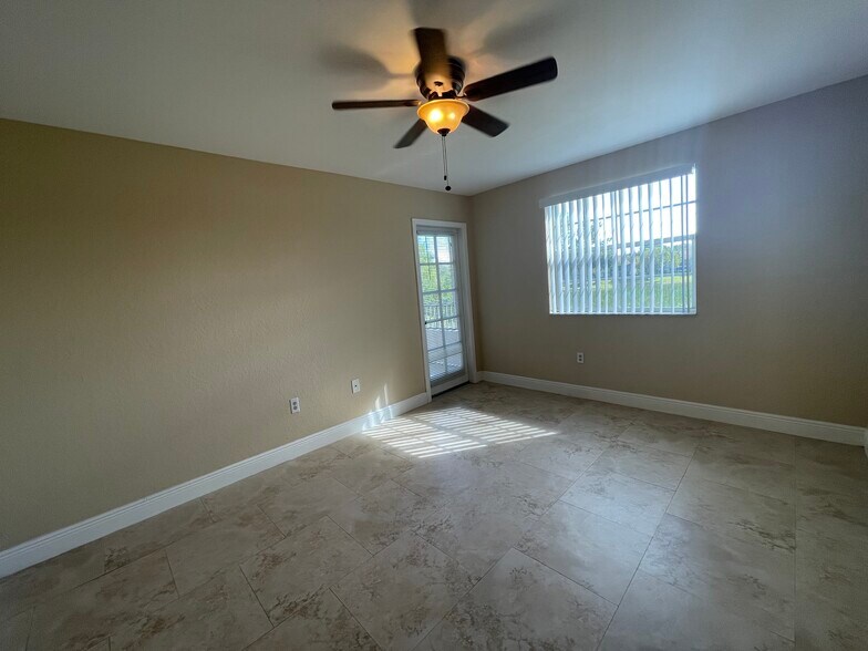 Building Photo - 2810 N Oakland Forest Dr