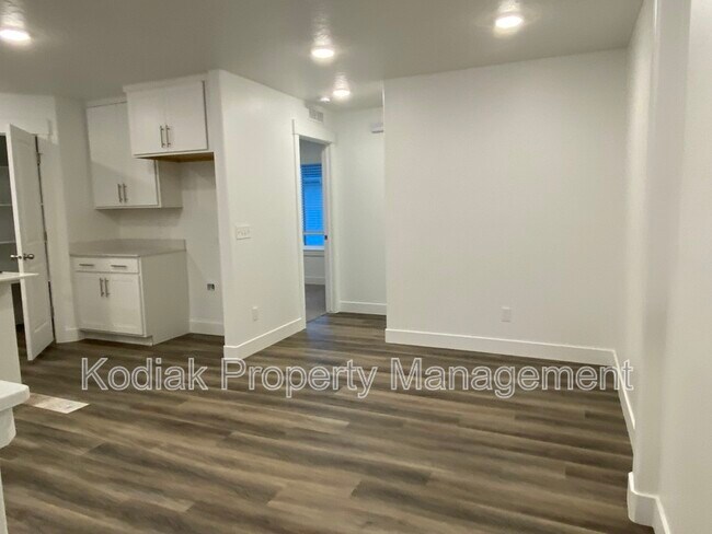 Building Photo - 1130 N 1920 W