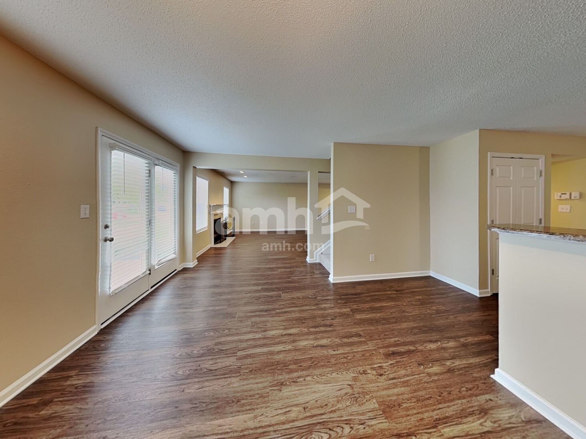 Building Photo - 897 Sunvista Dr