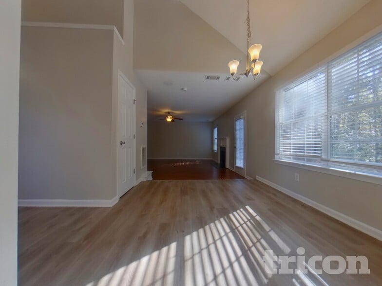 Building Photo - 138 Birchfield Way