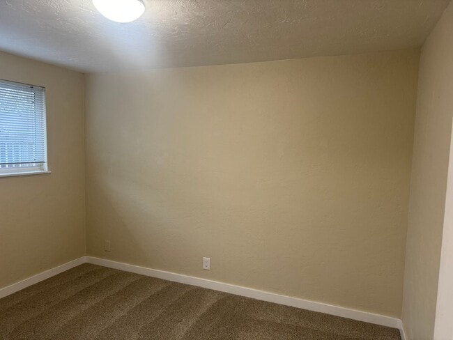 Building Photo - 41 N Lawrence St