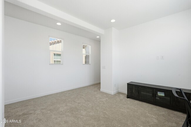 Building Photo - 10204 E Ulysses Ave