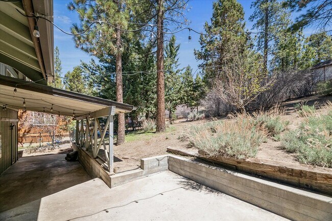 Building Photo - 383 Catalina Rd