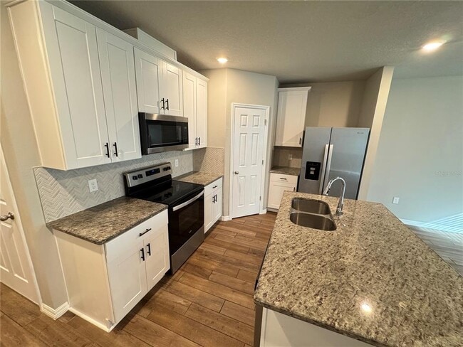 Building Photo - 413 Legacy Lp