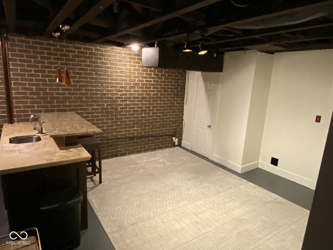 Building Photo - 1026 N New Jersey St