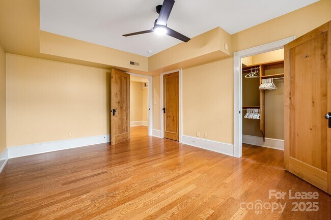 Building Photo - 203 6th Ave W