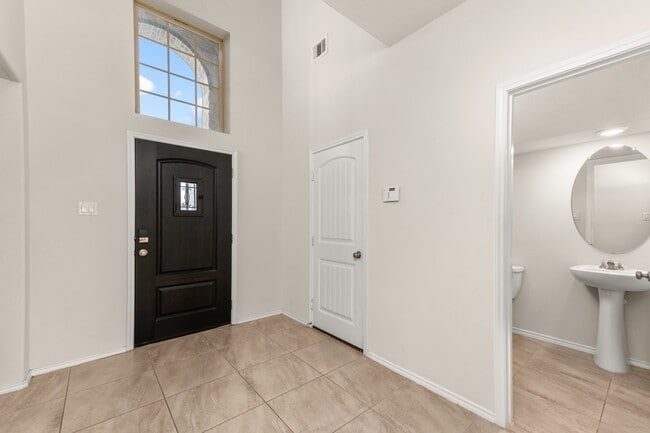 Building Photo - 3715 White Gardenia Ln