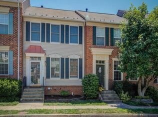 Primary Photo - 1215 Heritage Commons Ct