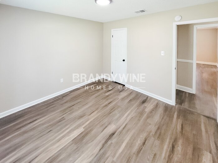 Building Photo - 7055 Cobblestone Dr