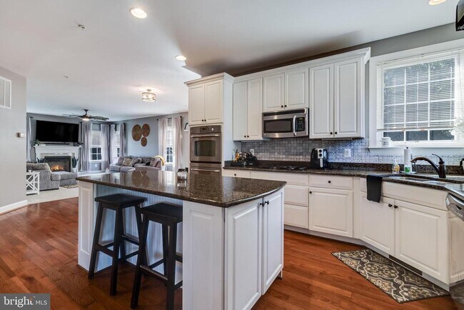 Building Photo - 39929 Grandview Haven Dr