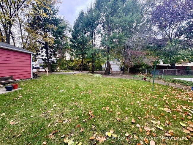 Building Photo - 8812 Major Ave