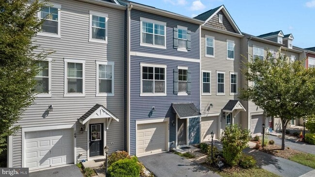 Building Photo - 111 Rotunda Dr