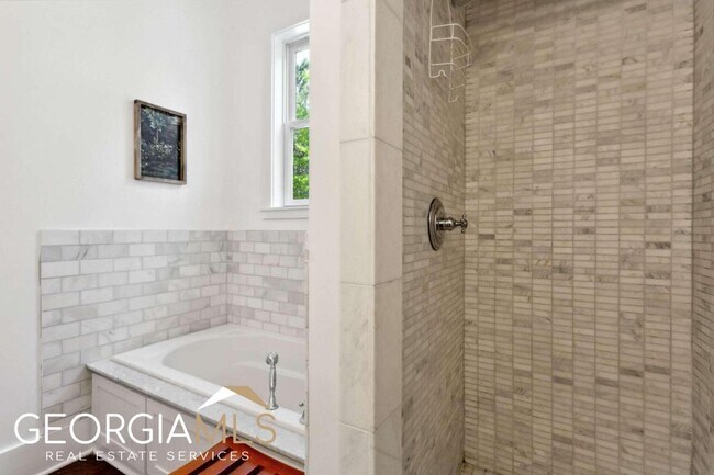 Building Photo - 9212 Selborne Ln