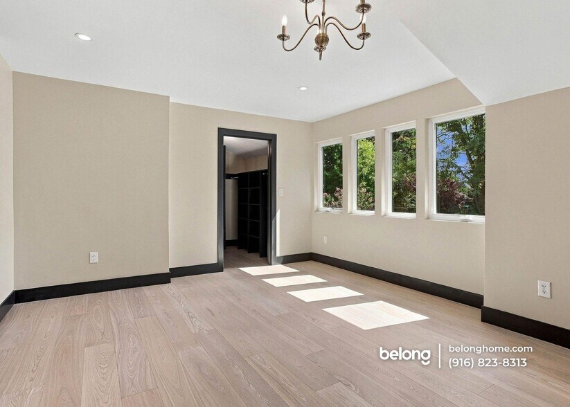 Building Photo - 9815 Mira Del Rio Dr