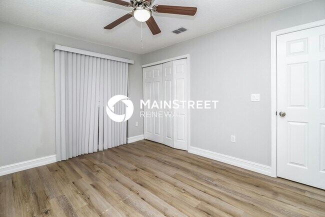 Building Photo - 3 Bedroom Pet-Friendly Home in LEESBURG, FL with Main Street Renewal