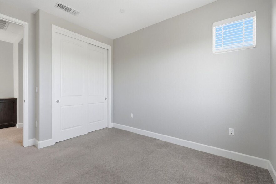 Building Photo - 453 Diamond Peak Ln