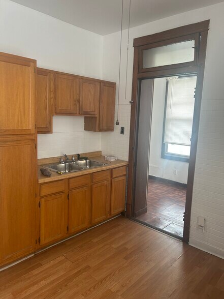 Building Photo - 2919 W Diversey Ave