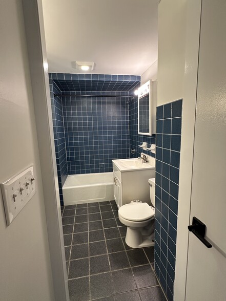 main bath - 293 Main St