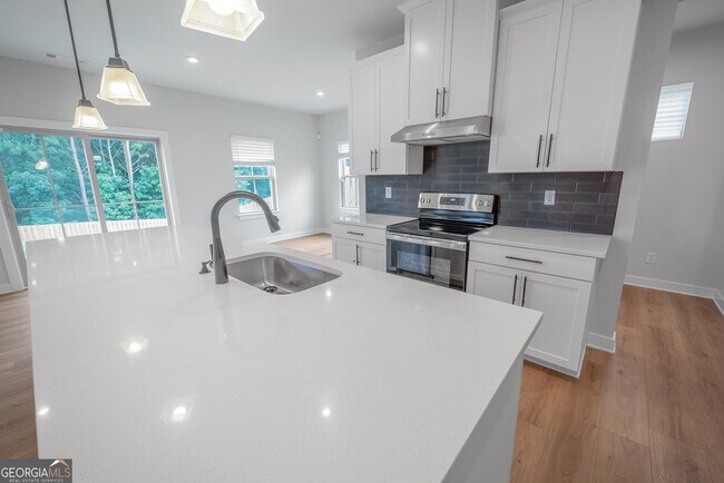 Building Photo - 533 Daffodil Ln